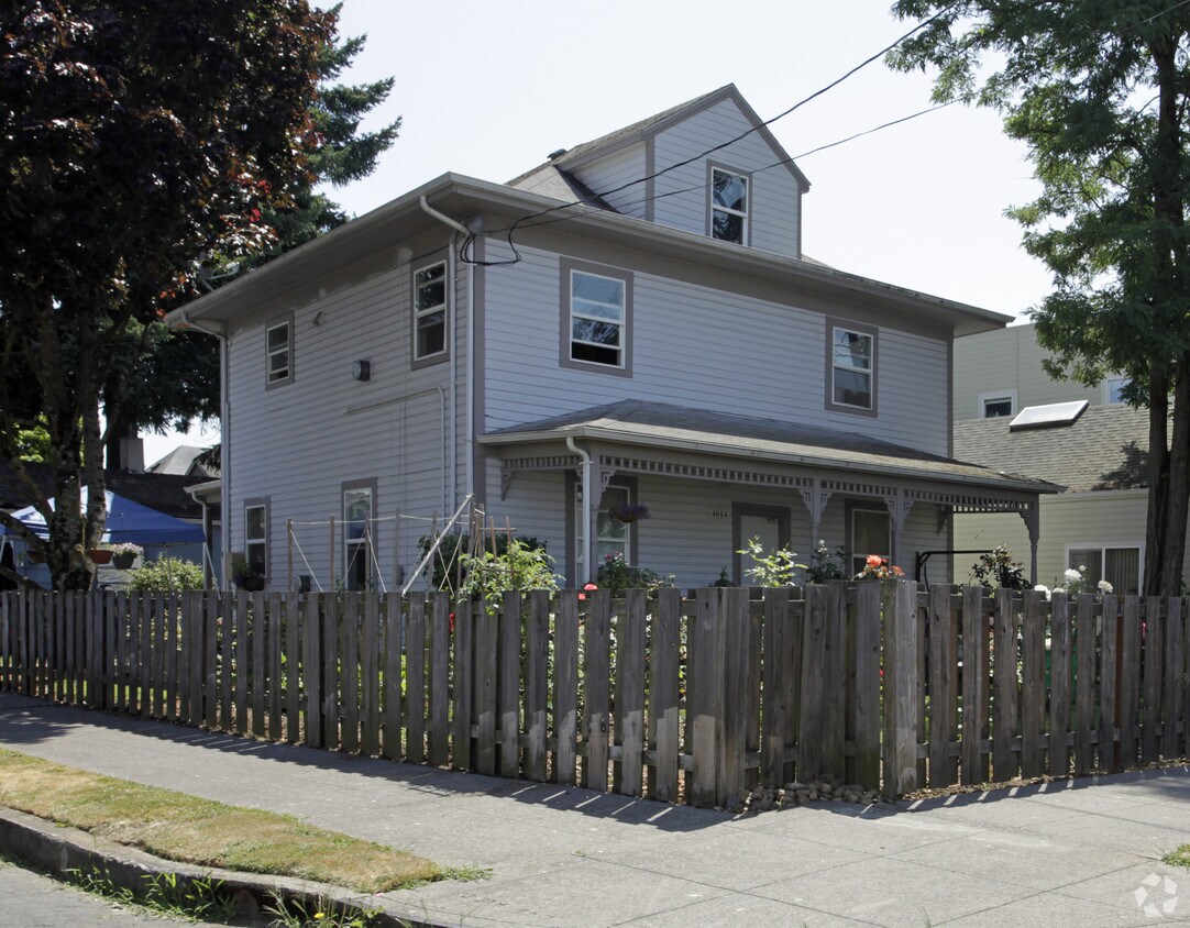 Primary Photo - 4614 SE 67th Ave