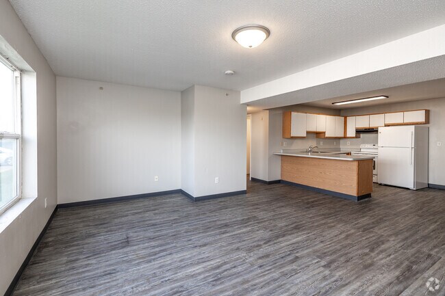 4 habitaciones, 2 baños - 1150 pies cuadrados - Sala de estar - Miller Avenue Estates