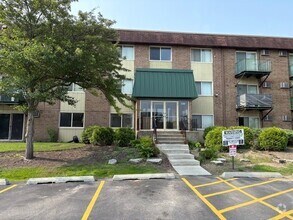 Building Photo - 240 Springhill Dr