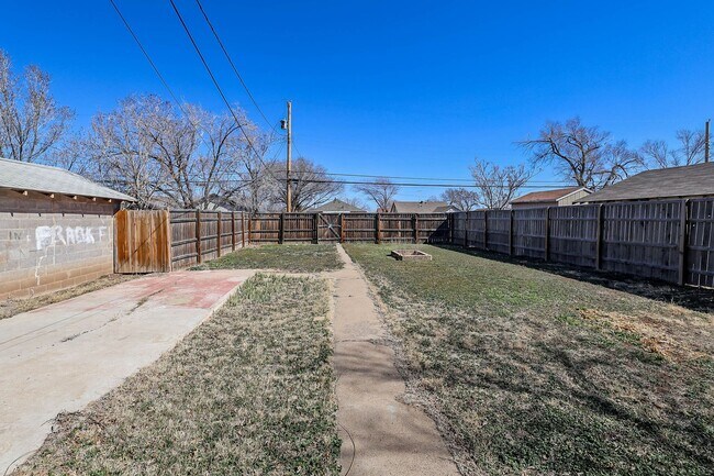 Foto del edificio - 3905 S Tyler St