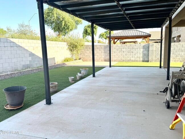 Foto del edificio - 1848 N Loretta Pl