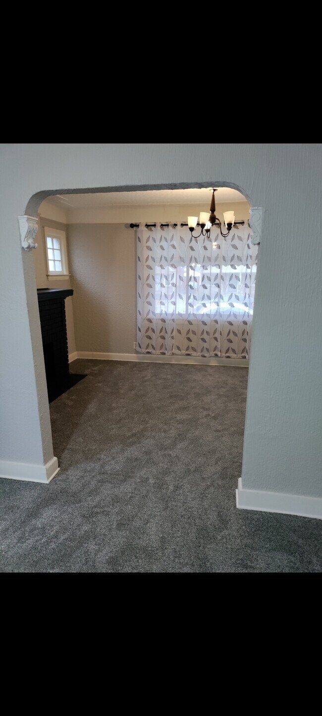 Foto del edificio - 6829 Abington Ave