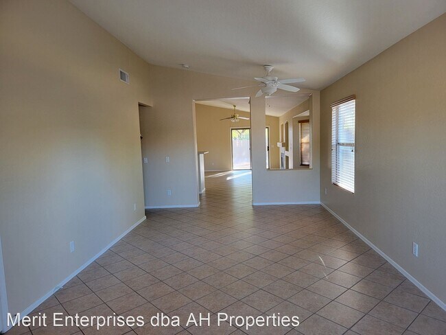 Building Photo - 3 br, 2 bath House - 16885 W STATLER ST