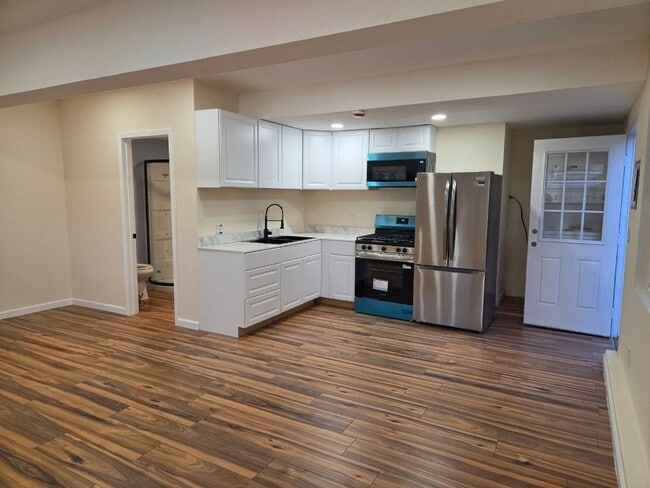 Building Photo - 3430 Corte Viejo