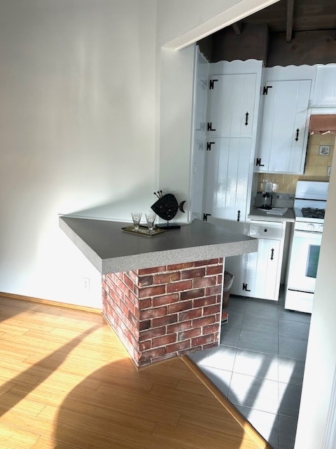 Foto del edificio - 5262 Willowcrest Ave