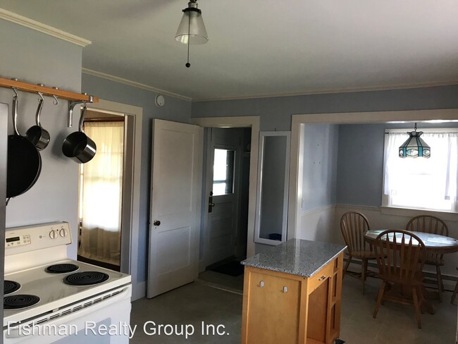 Building Photo - 2 br, 1.5 bath House - 277 Broadway