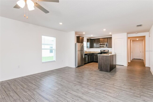 Building Photo - 420 Kensington View Dr
