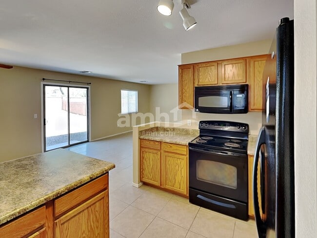 Building Photo - 782 W Calle Ormino