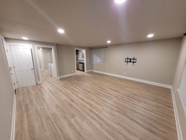 Foto del edificio - Newly Remodeled 2-Bedroom, 1-Bath Close to...