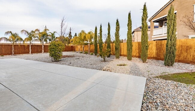 Building Photo - Loma Vista Home on 8800sf Lot for Lease