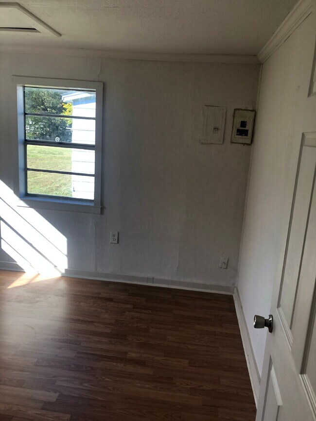 Foto del edificio - "Charming 3-Bedroom Home in Jonesboro – Cozy 955 Sq Ft Living!"