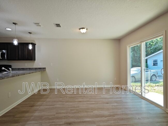Building Photo - 4808 Shirley Ave
