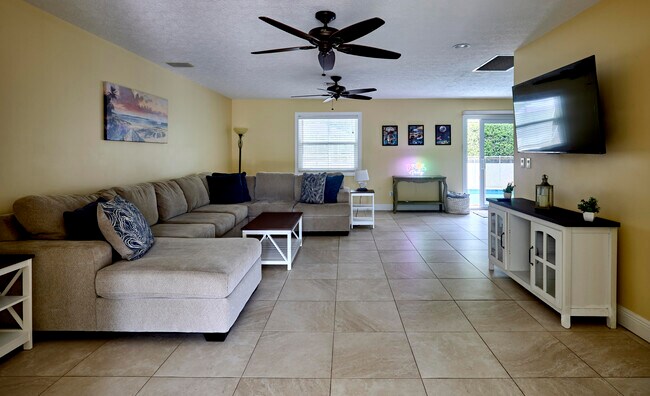 Foto del edificio - 2485 NE 16th Ct