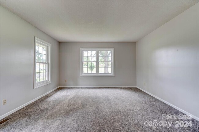 Building Photo - 3006 Fieldstone Ln