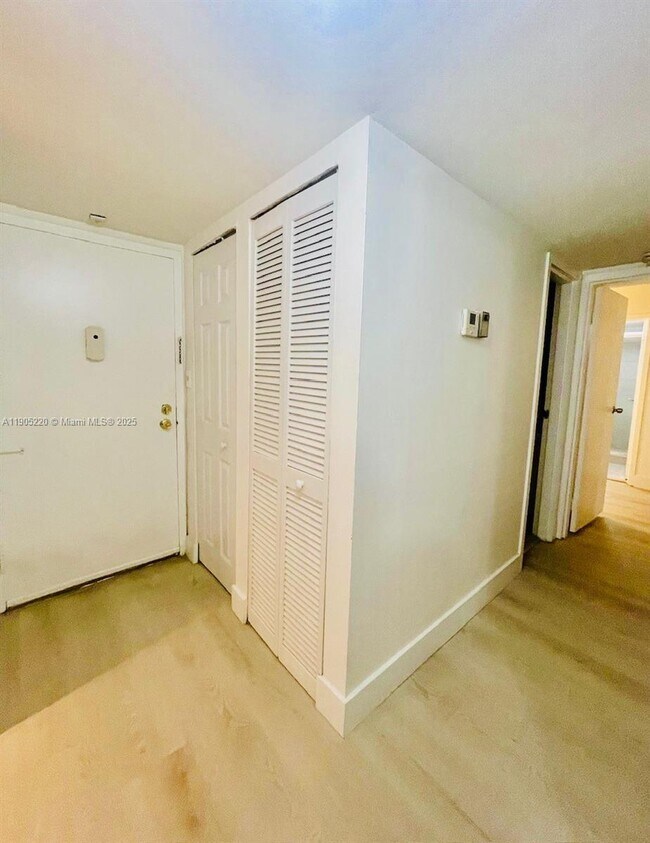 Foto del edificio - 4344 NW 9th Ave