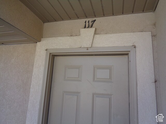 Building Photo - 203 Cres View Ln
