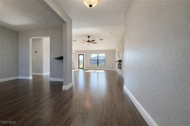 Foto del edificio - 1222 NE 40th Terrace