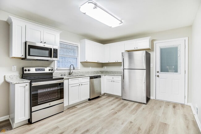 Building Photo - 2819 Collier Dr NW
