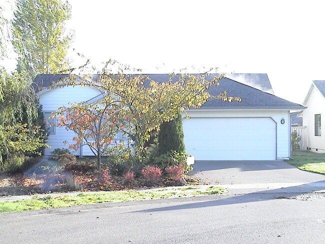 Building Photo - 5706 Crystal Ct SE
