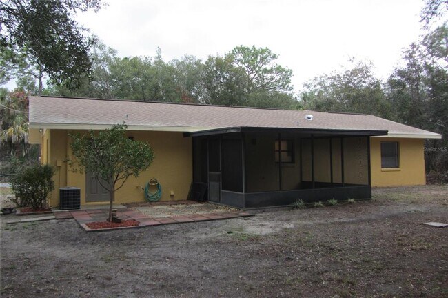 Building Photo - 9662 W Green Ln