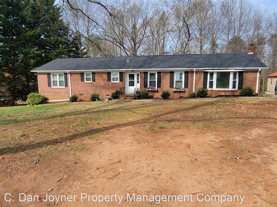 Primary Photo - 3 br, 2 bath House - 75 Jubilee Church Rd