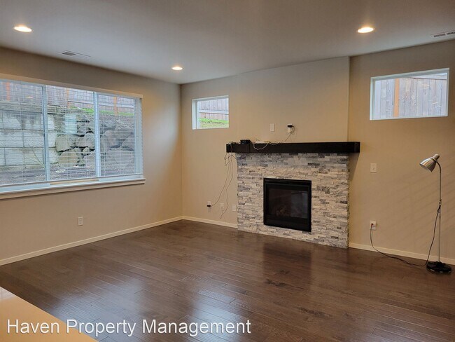 Building Photo - 4 br, 2.5 bath House - 24612 95th Pl S