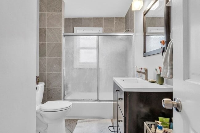 Foto del edificio - AWESOME MISSION HILL 6 BED/2 BATH ON SAINT ALPHONSUS ~ CENTRAL AIR