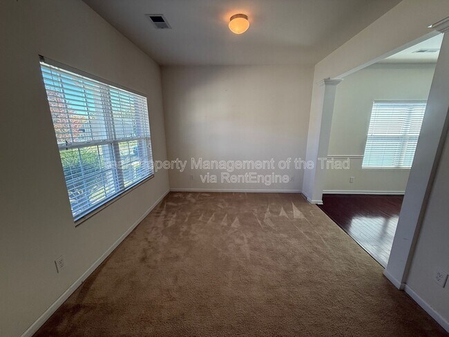 Foto del edificio - 1642 Ashmead Ln