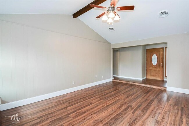 Building Photo - 5370 Hunters Cir