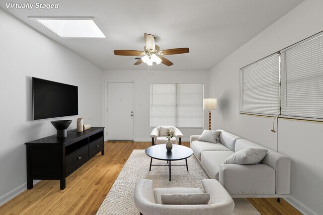 Building Photo - 1901 Dahlia Dr