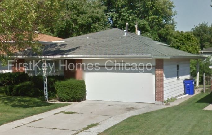 Foto principal - 15641 Kenwood Ave