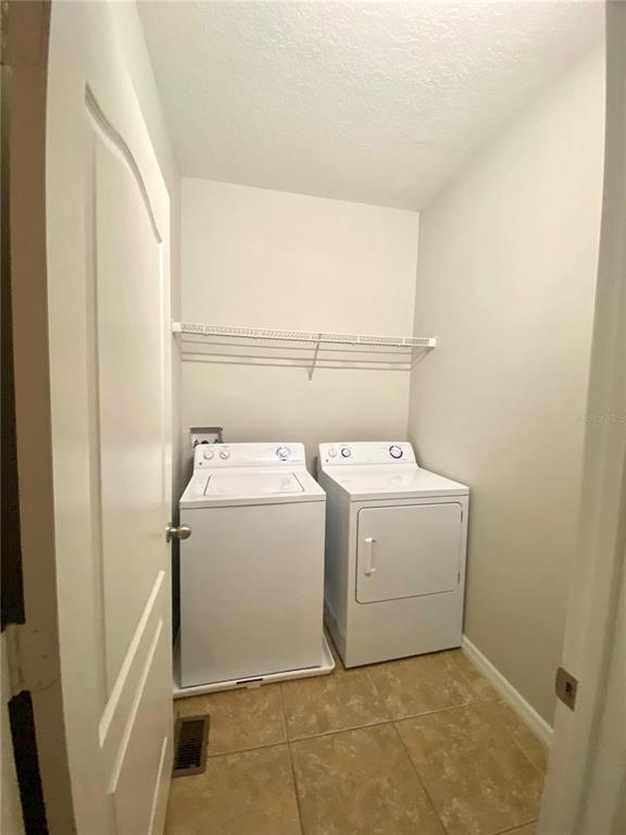 Building Photo - 1562 Scarlet Oak Loop