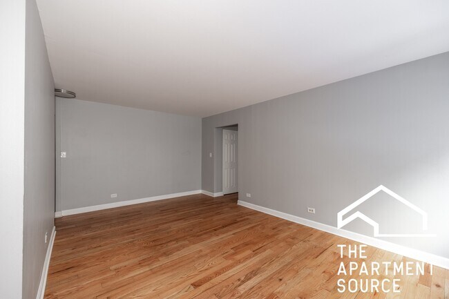 Foto del edificio - 6831 N Greenview Ave