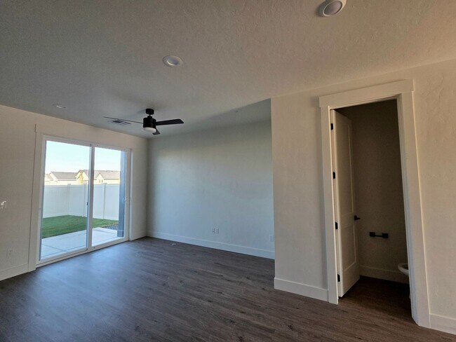 Building Photo - 4607 Highgarden Wy