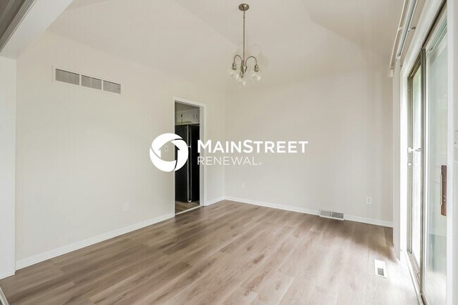 Building Photo - 3 Bedroom Pet-Friendly Home in KANSAS CITY, MO with Main Street Renewal