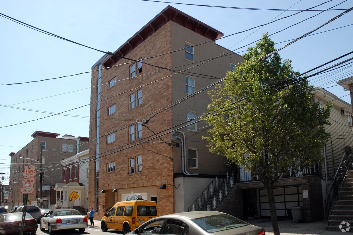 Exterior - 115-117 42nd St