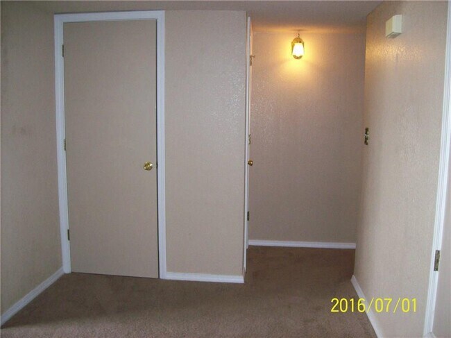 Foto del edificio - 11793 Corona Crest Ave