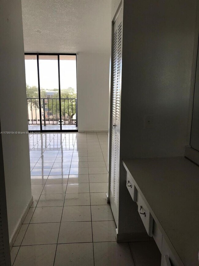 Foto del edificio - 16751 NE 9th Ave