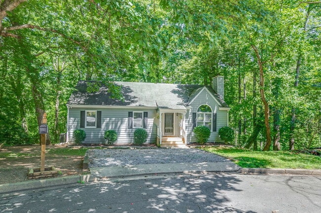 Building Photo - 2290 Greenfield Dr