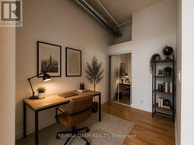 Photo du bâtiment - 700 King St W