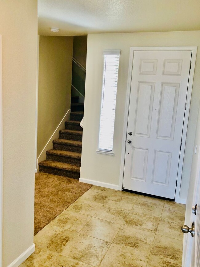 Building Photo - Charming 5 Bedroom 3 Bath Home for Rent