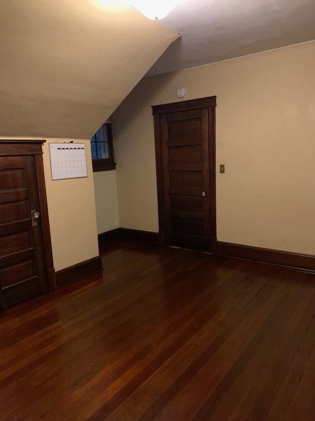 Bedroom - 708 Vine St