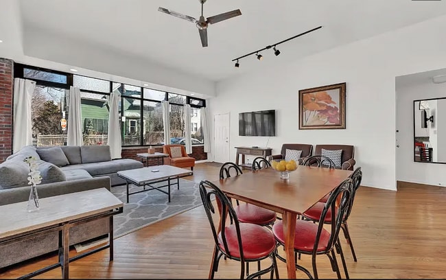 Building Photo - 2 bedroom in Chicago IL 60618