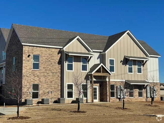 Building Photo - Willow Crossing
