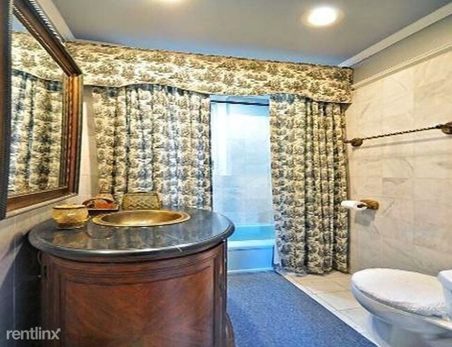 Building Photo - 3526 82nd St