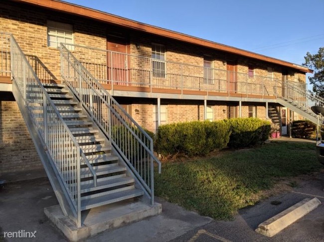 Building Photo - 1 br, 1 bath Apartment - 305 Reagan Rd.