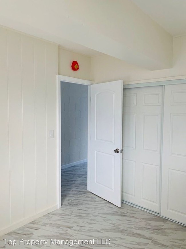 Building Photo - 918 Hikina Ln