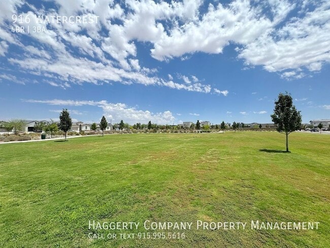 Building Photo - 916 Watercrest-