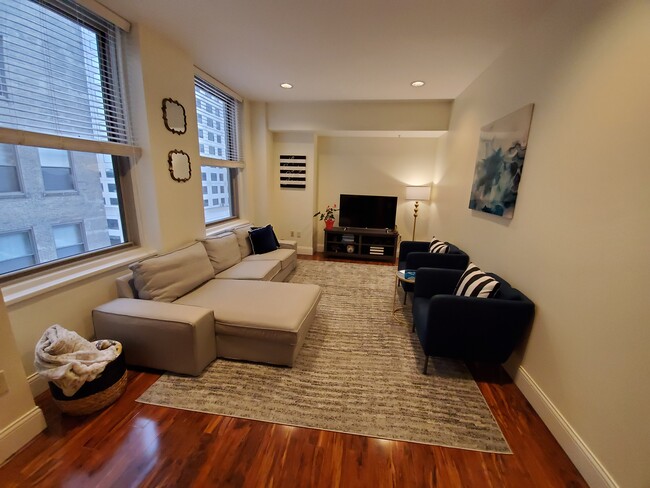 Mural Suite 1BR - 1102 - The Reserve at 4th and Race