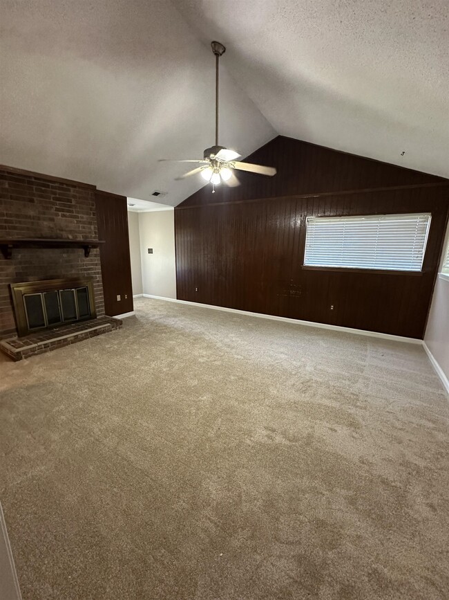 Building Photo - 7032 Pam Dr